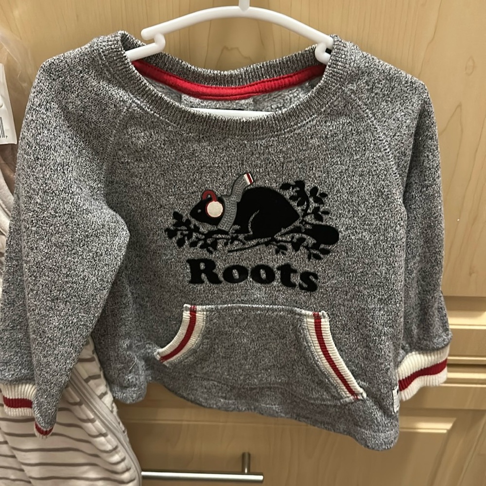Super cute roots sweatshirt size 18 to 24 months